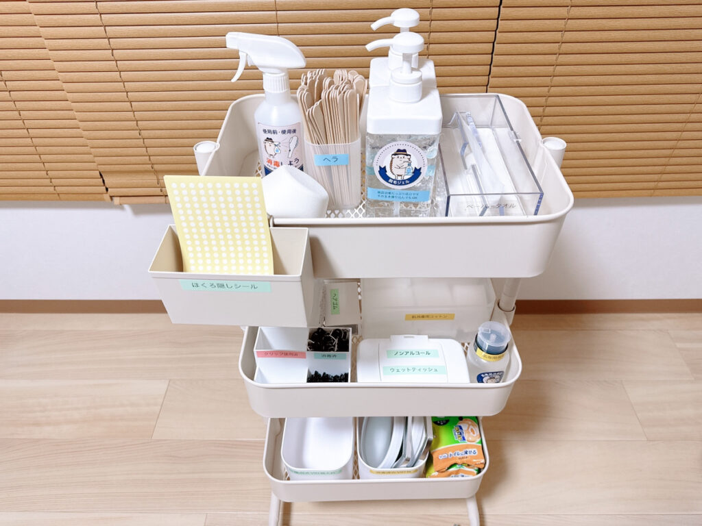 可搬式ワゴンにも脱毛に必要な備品がコンパクトにまとまっています。