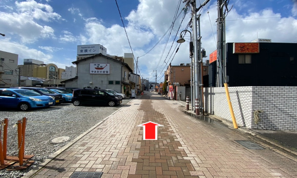 真っすぐ進みます