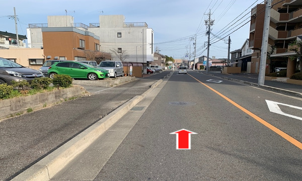 上和田団地を超えて50ｍほど進むと