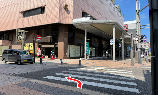 250mほど真っすぐ進み、ビューホテルアネックスを左折、なかまち夢通りに入ります。
