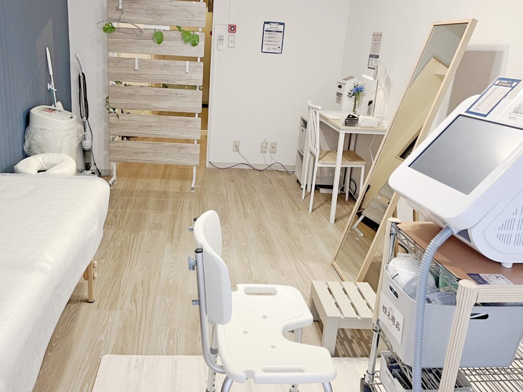 清潔感のある綺麗な施術スペースです。ペア利用の大歓迎です♪ ※ペア来店の場合は２名分のチケット購入が必須