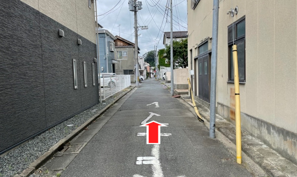 大喜多やさんを右折後直進