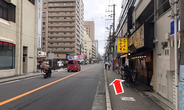 ローソンを右手にそのまま直進します