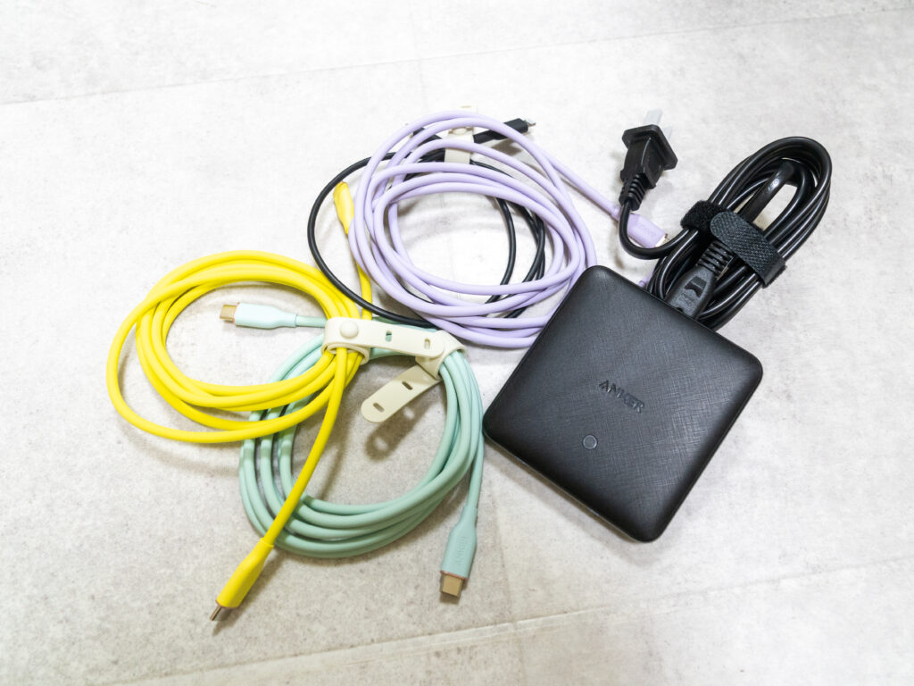 充電器をご用意しております！スマートフォンをぜひ充電させてください♪