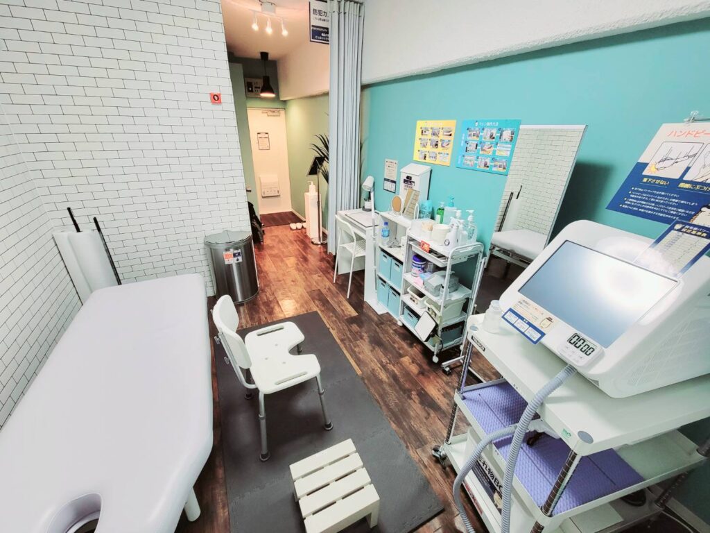 セルフ脱毛専用の最新業務用脱毛器で、使い方もシンプルで簡単です♪